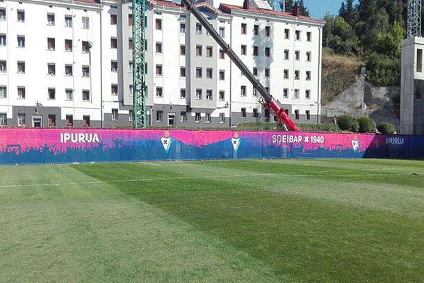 Lona impresa microperforada para el SD Eibar Rotek rótulos