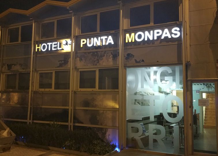 letras-corporeas-iluminadas-hotel-donostia